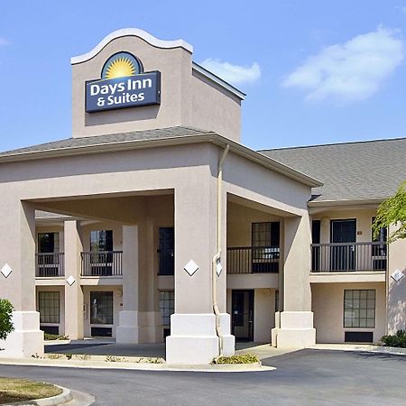Days Inn & Suites By Wyndham Fort Valley Экстерьер фото