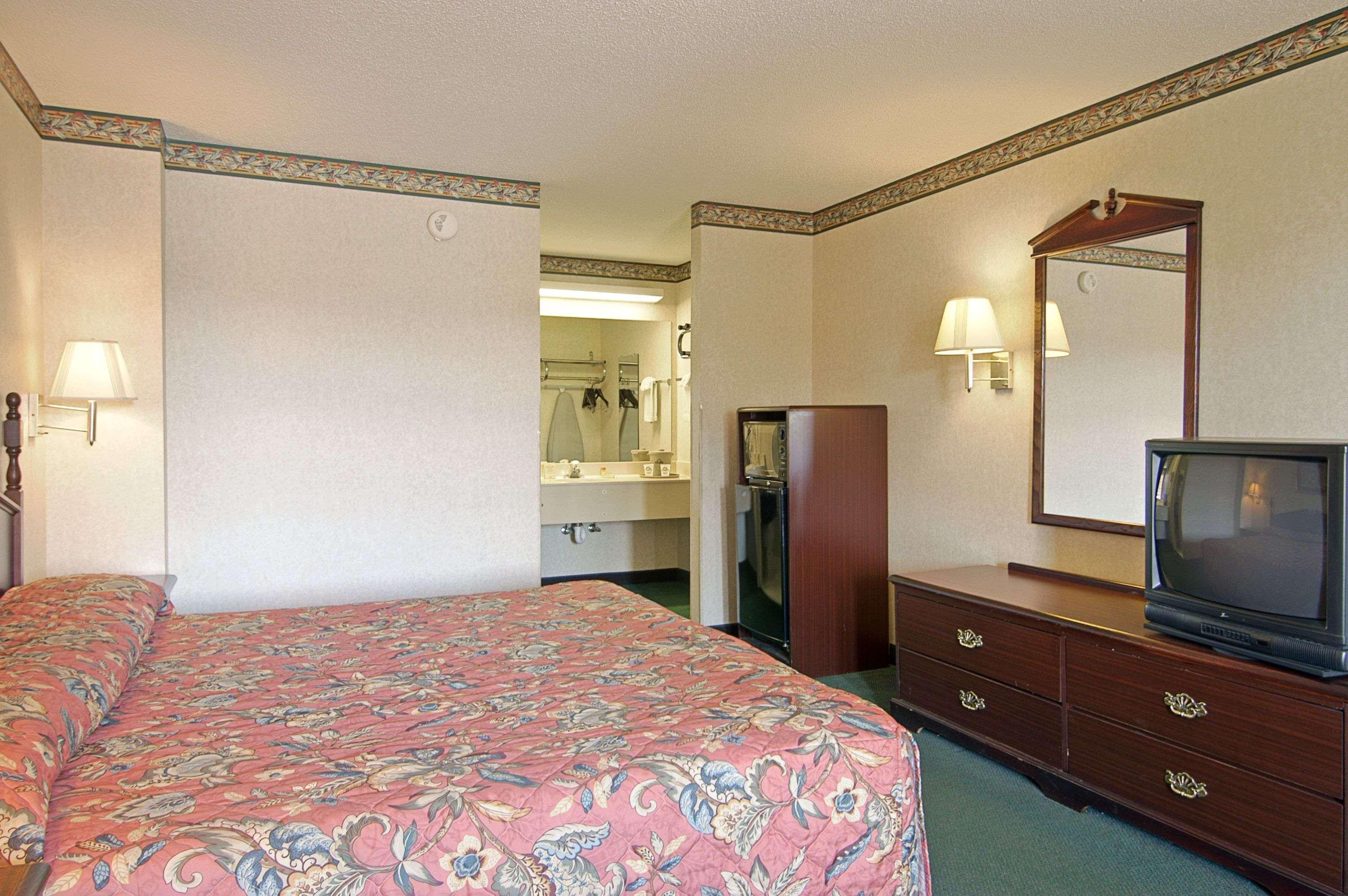 Days Inn & Suites By Wyndham Fort Valley Номер фото