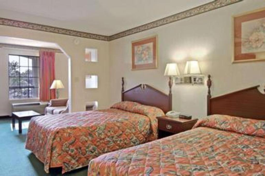 Days Inn & Suites By Wyndham Fort Valley Экстерьер фото
