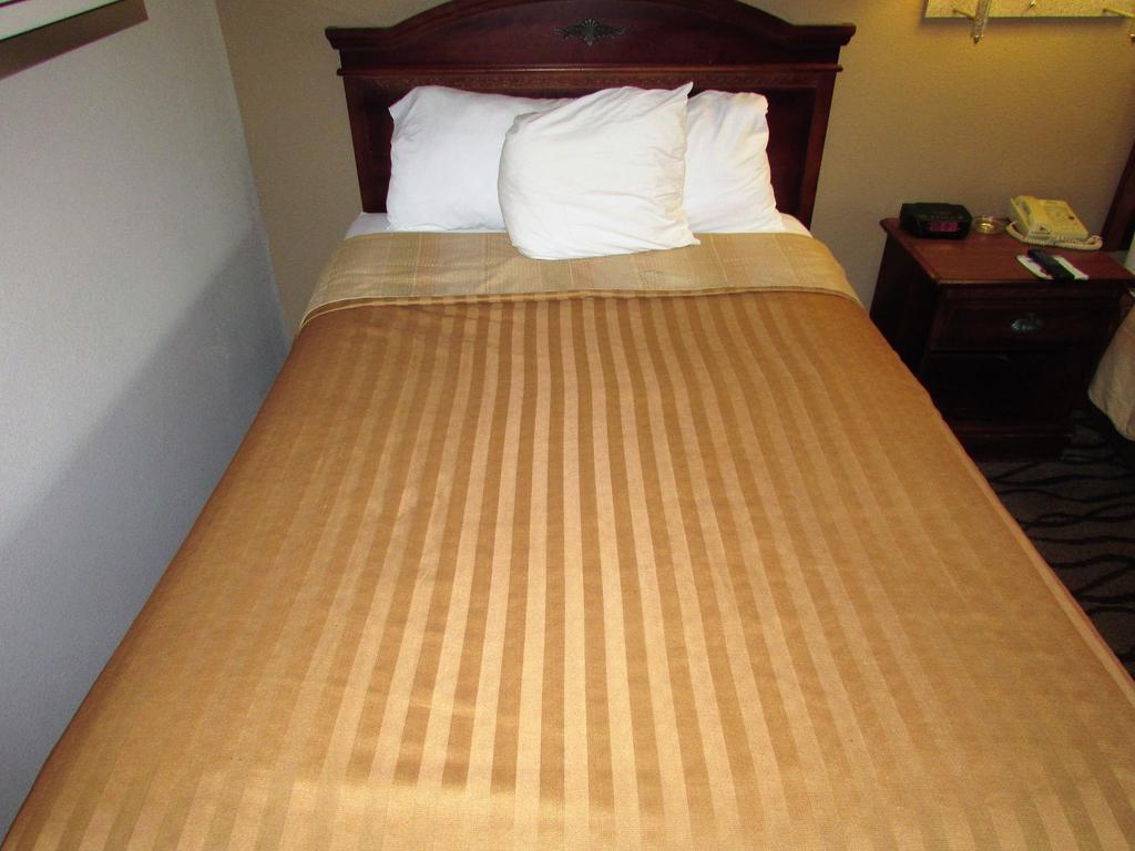 Days Inn & Suites By Wyndham Fort Valley Экстерьер фото