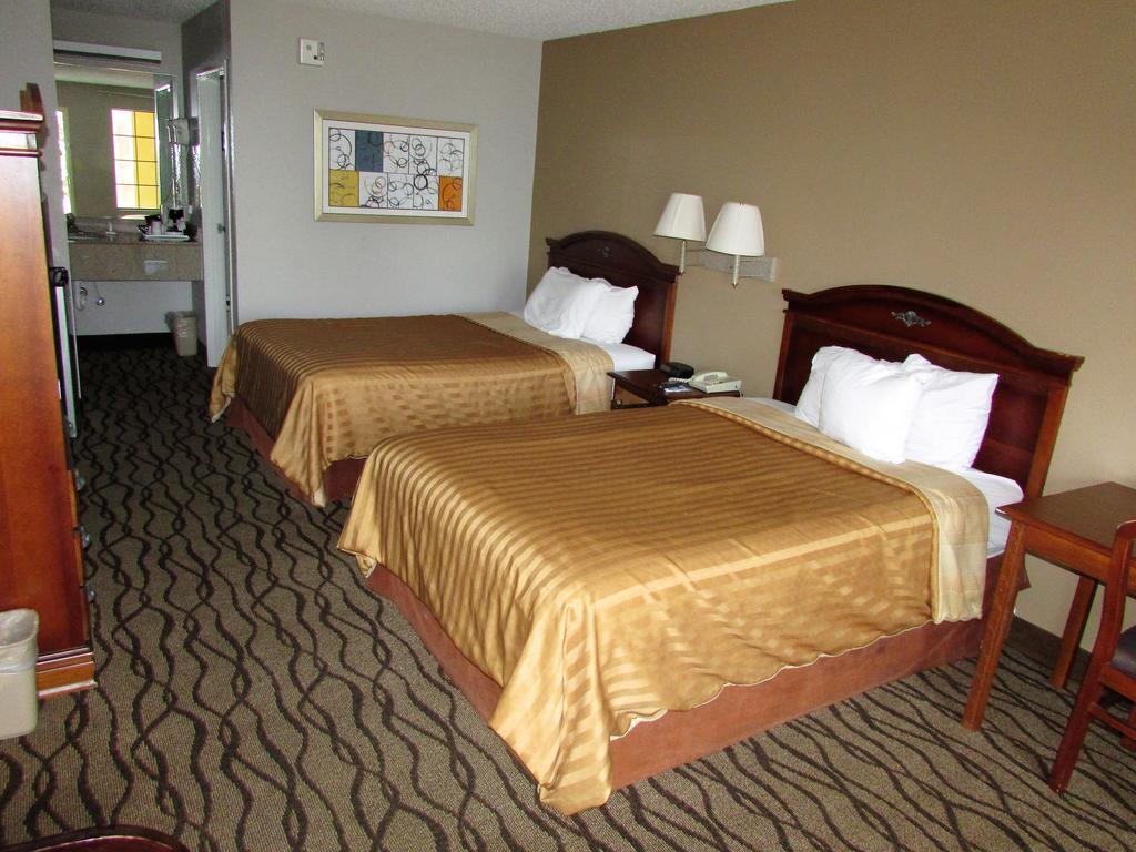 Days Inn & Suites By Wyndham Fort Valley Экстерьер фото